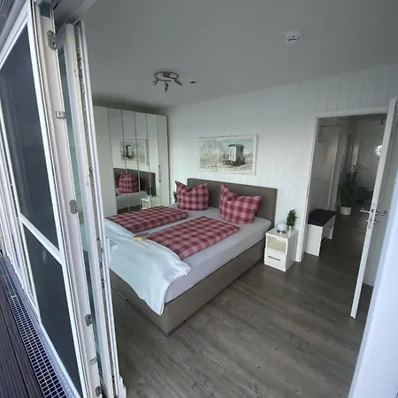 Hausboot Antares One By Seeblick Ferien Oro Olpenitz