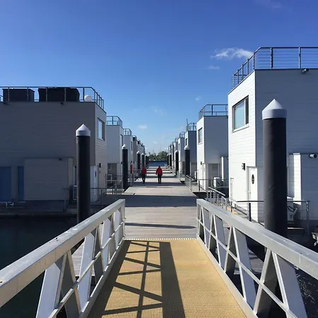 Hausboot Antares One By Seeblick Ferien Oro